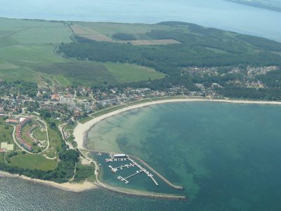 luftaufnahme-ostseebad-glowe-auf-der-insel-ruegen